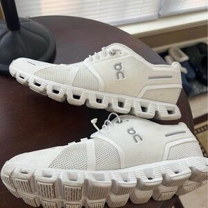 On Cloud Running Women’s White Athletic Shoes